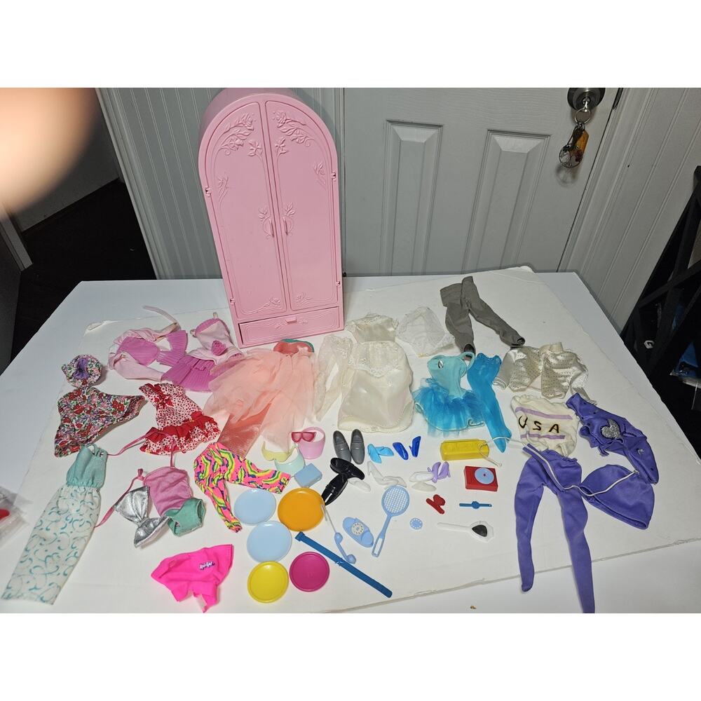 Vtg 1987 Barbie Sweet Roses Armoire Pink Wardrobe Closet 13" Tall Mattel Accesso
